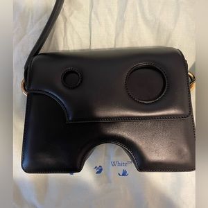 Off-White
Burrow-22 shoulder